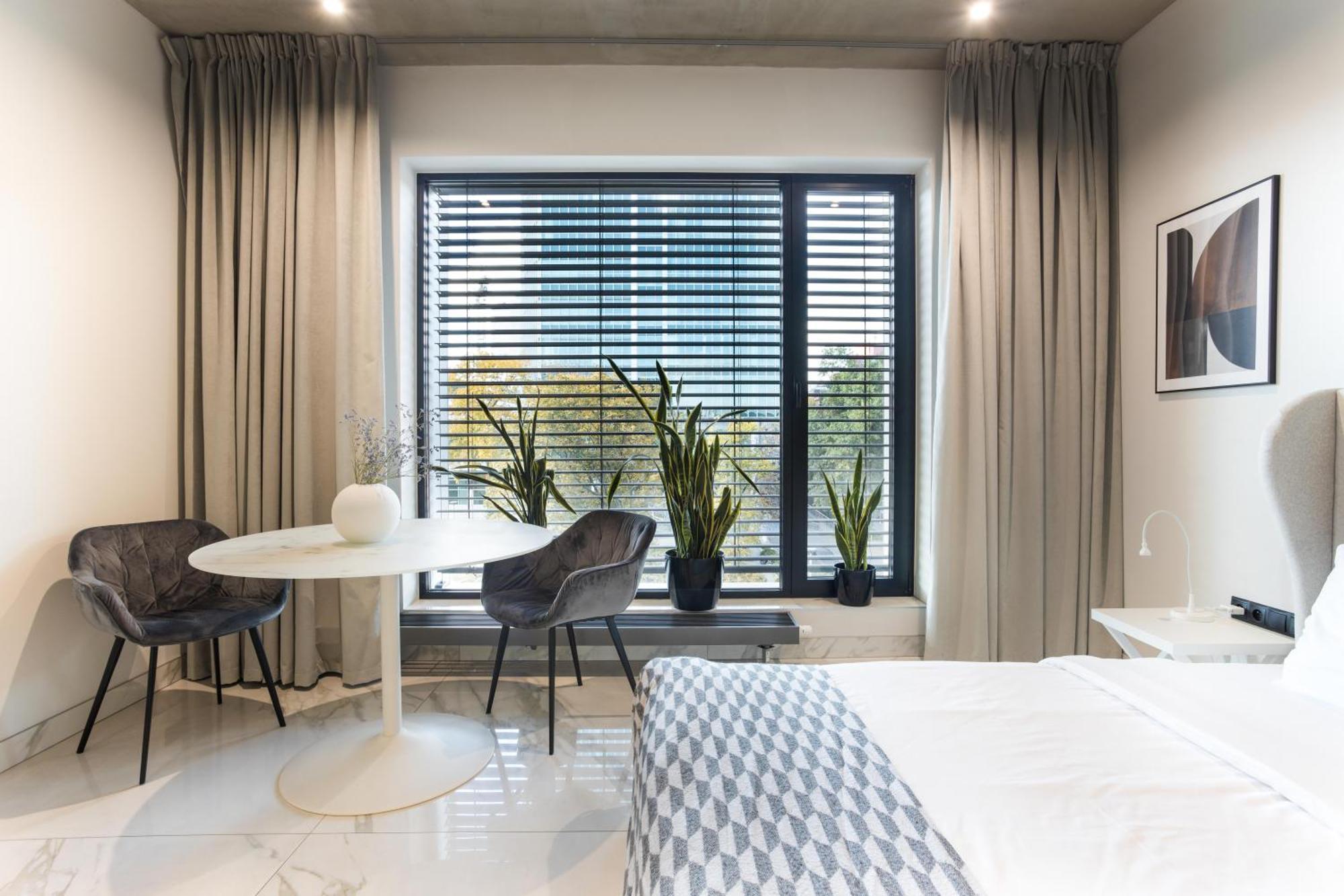 Centro Design Apartments - Półwiejska Poznań Buitenkant foto