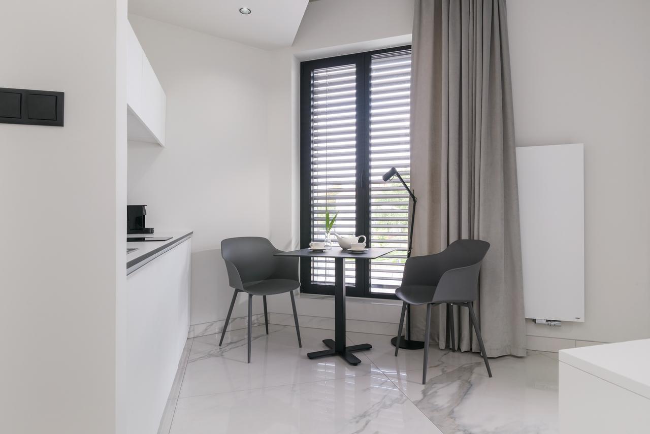 Centro Design Apartments - Półwiejska Poznań Buitenkant foto