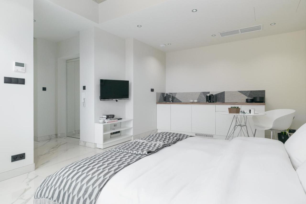 Centro Design Apartments - Półwiejska Poznań Buitenkant foto